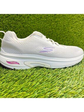 Skechers Go Run Arch Fit-Skyway Womens Size 8 White Running Shoes Sneakers